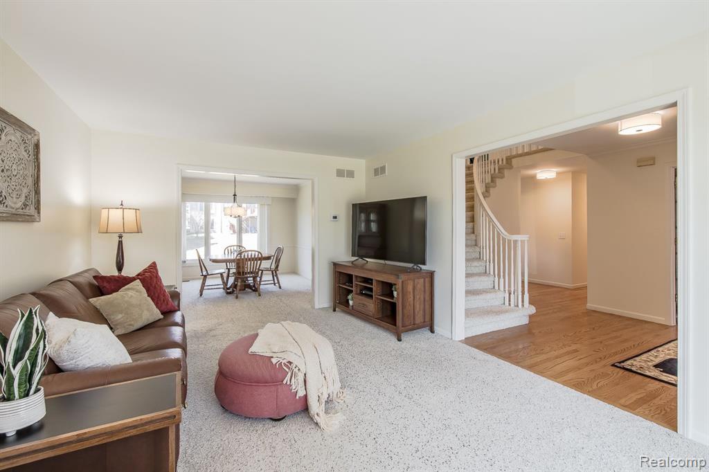 2035 Reagan Drive Rochester Hills, MI 48309 - Photo 11 of 51