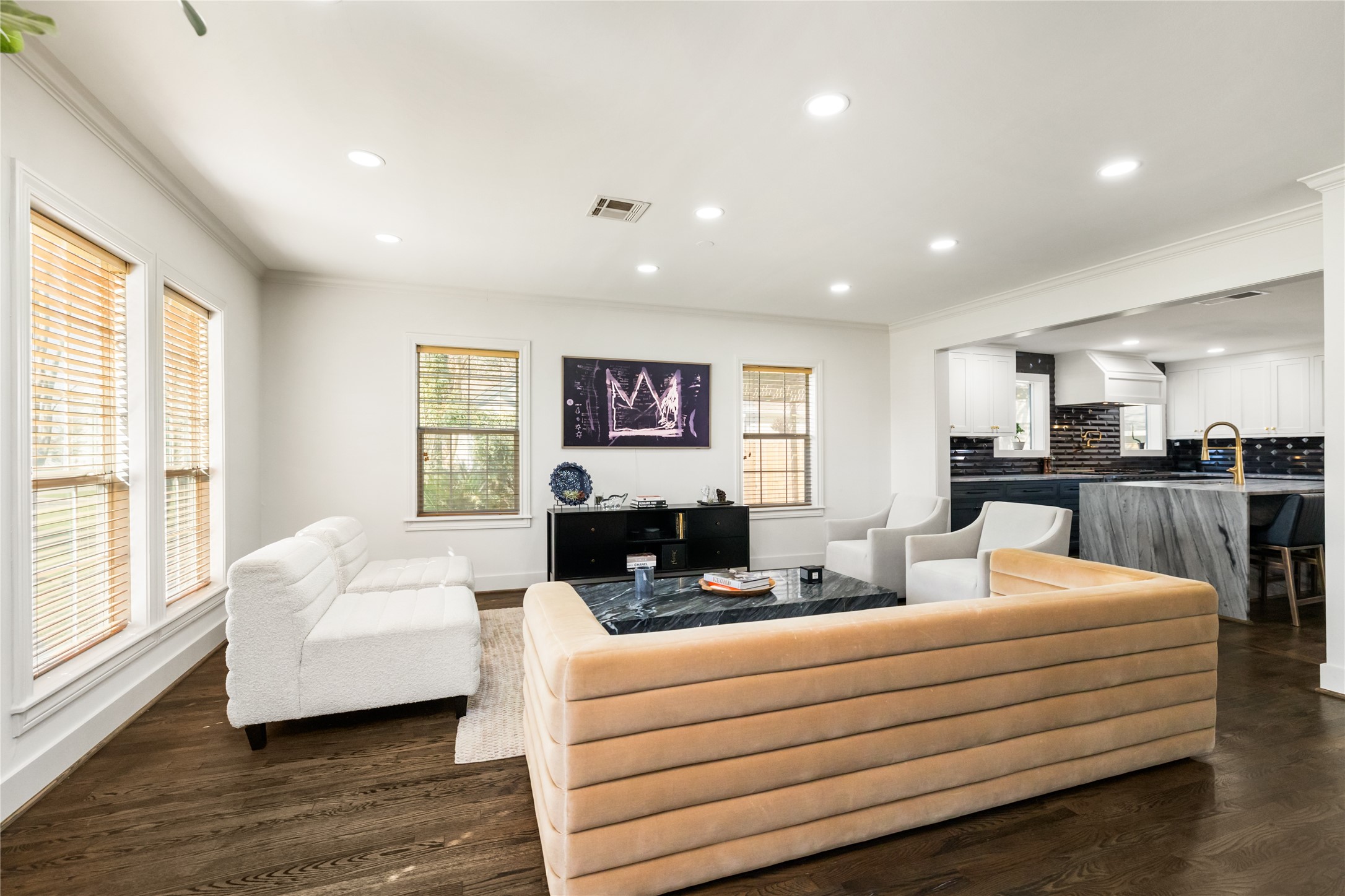 516 West 30th Street Houston, TX 77018 - Photo 9 of 49 Expansive and inviting living area is open to the kitchen and dining and is perfect for relaxation and entertaining