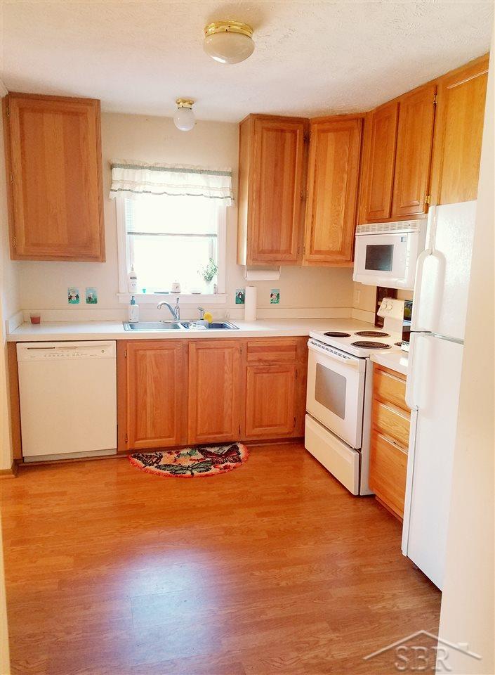 13568 Geddes Road Hemlock, MI 48626 - Photo 2 of 16 Kitchen