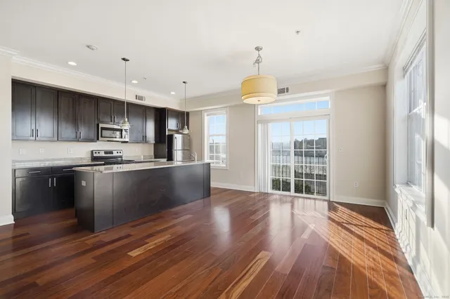 $579,900 | 142 East Avenue, Unit A102, Norwalk, CT 06851