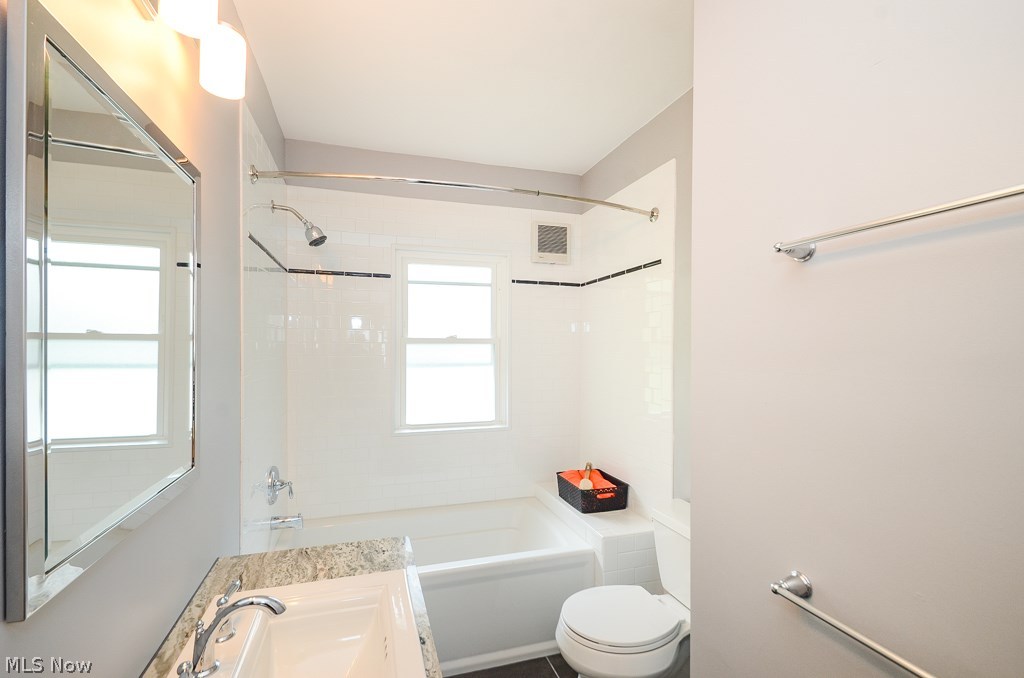 2602 Queenston Road Cleveland Heights, OH 44118 - Photo 11 of 23 Gallery Image 11