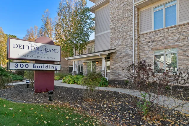 $795,000 | 650 East Hiawatha Drive, Unit 302, Wisconsin Dells, WI 53965