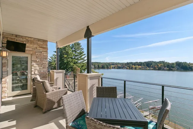 $795,000 | 650 East Hiawatha Drive, Unit 302, Wisconsin Dells, WI 53965