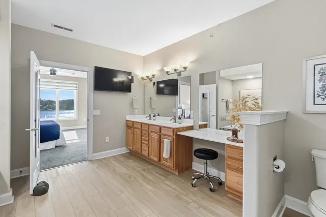 $795,000 | 650 East Hiawatha Drive, Unit 302, Wisconsin Dells, WI 53965