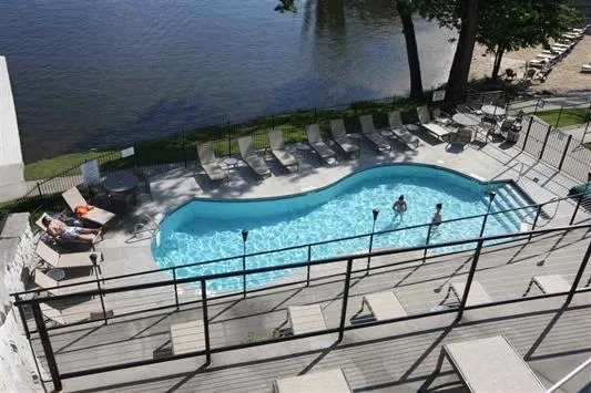 $795,000 | 650 East Hiawatha Drive, Unit 302, Wisconsin Dells, WI 53965