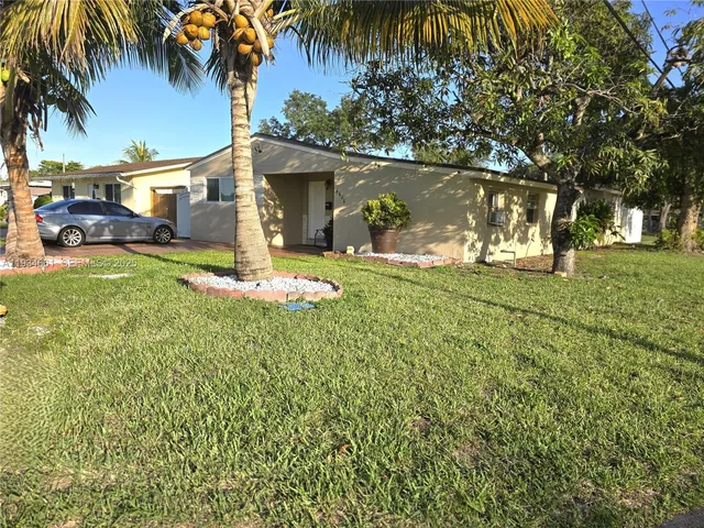 $589,000 | 6626 Southwest 1st Court, Pembroke Pines, FL 33023