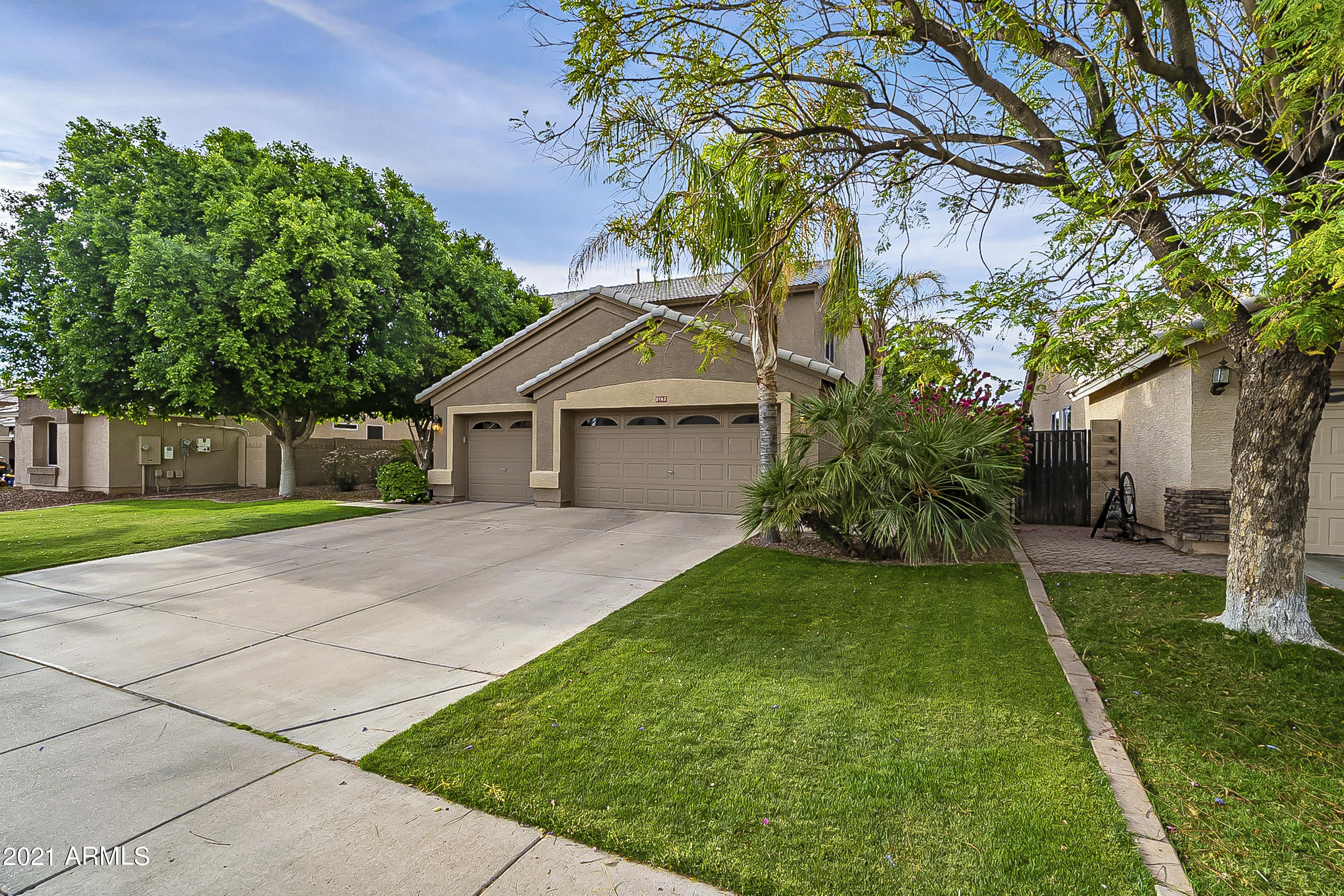 2862 East Santa Rosa Drive Gilbert, AZ 85234 - Photo 3 of 46 Front of Home