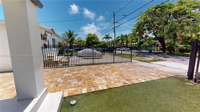 $3,500 | 2981 Southwest 12th Street, Miami, FL 33135