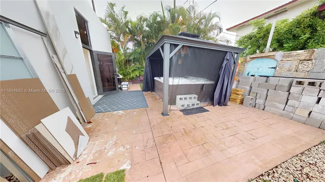 $3,500 | 2981 Southwest 12th Street, Miami, FL 33135