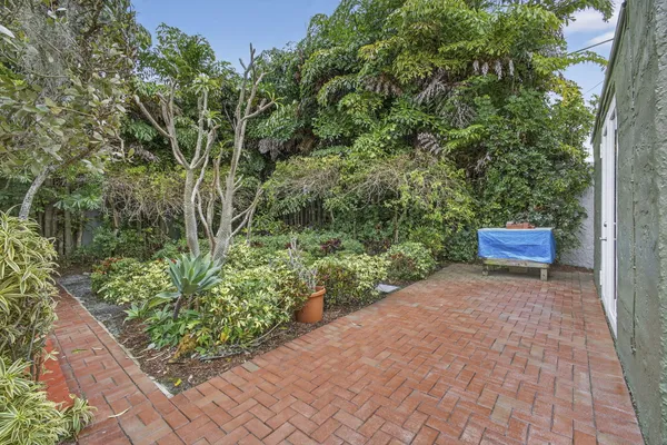 $4,800 | 616 Upland Road, West Palm Beach, FL 33401