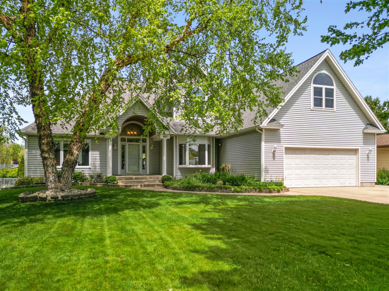 607 Apache Drive Fremont, MI 49412 - Photo 1 of 38
