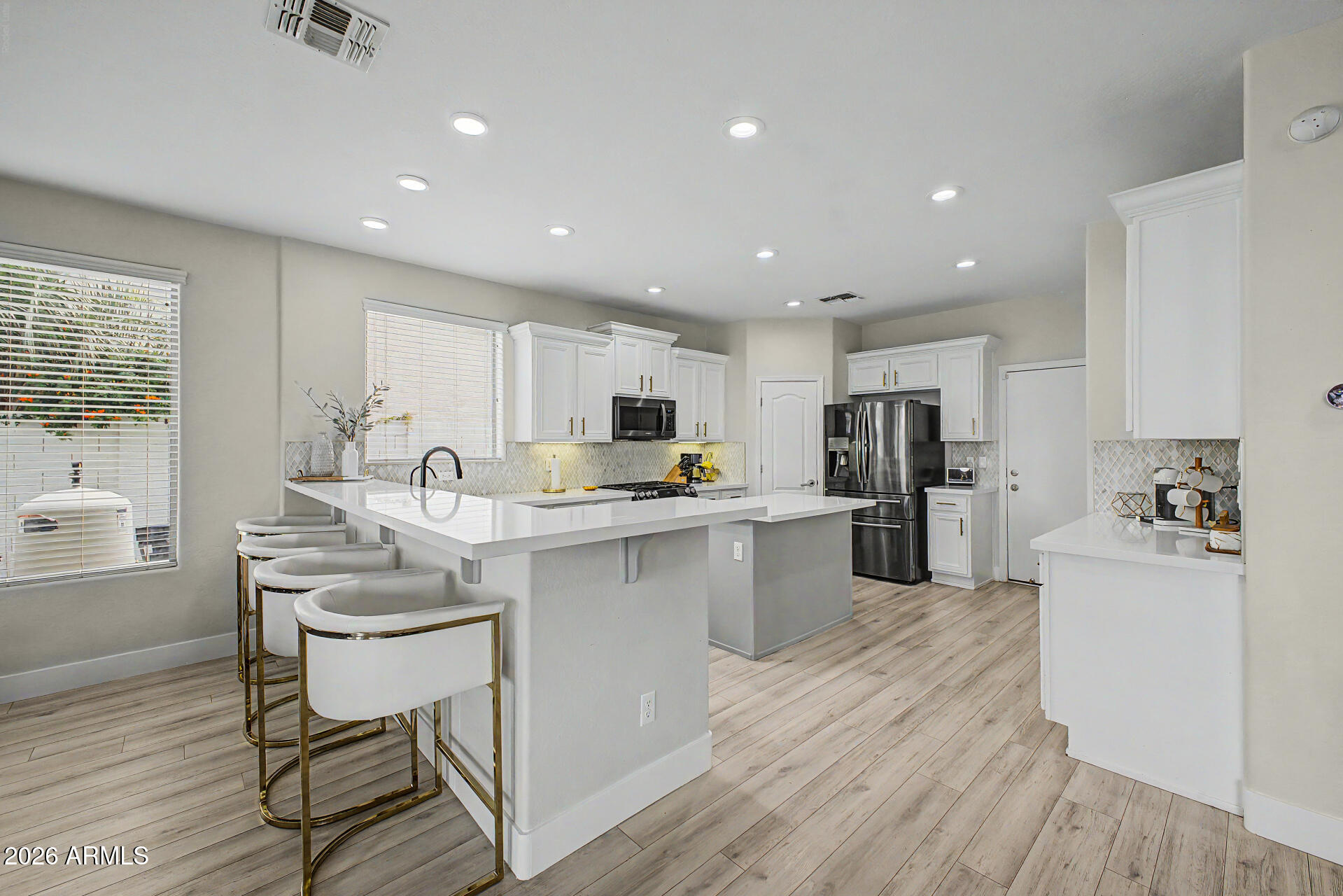 6745 Rachael Way Gilbert, AZ 85298 - Photo 11 of 69 15 - Rachael