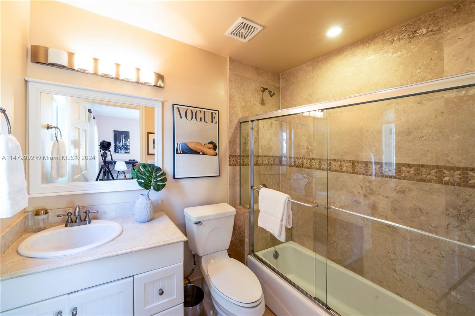 3103 North Bay Road Miami Beach, FL 33140 - Photo 33 of 45 Gallery Image 33