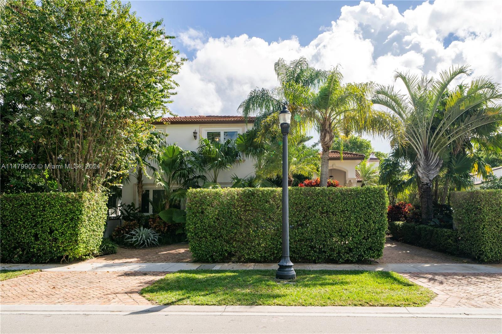 3103 North Bay Road Miami Beach, FL 33140 - Photo 9 of 45 Gallery Image 9