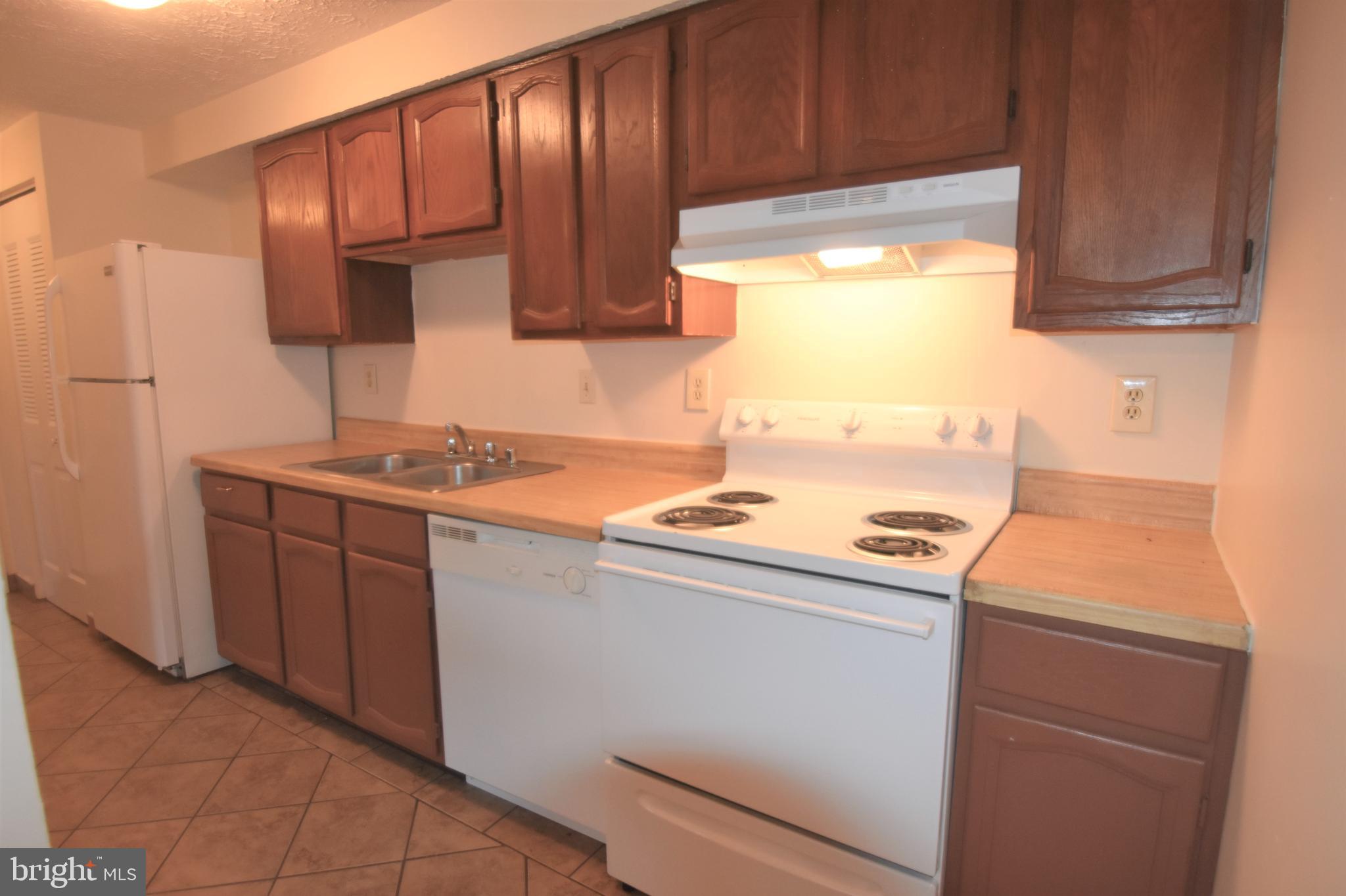 830 Heather Ridge Drive, Unit 22H Frederick, MD 21702 - Photo 4 of 14