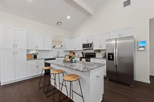 $2,700 | 2612 Dove Trail, Granbury, TX 76048