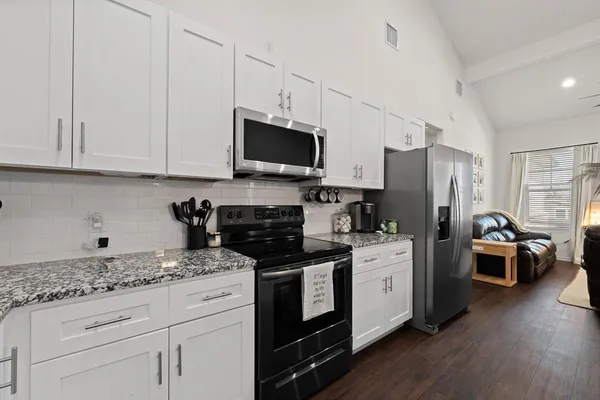 $2,700 | 2612 Dove Trail, Granbury, TX 76048
