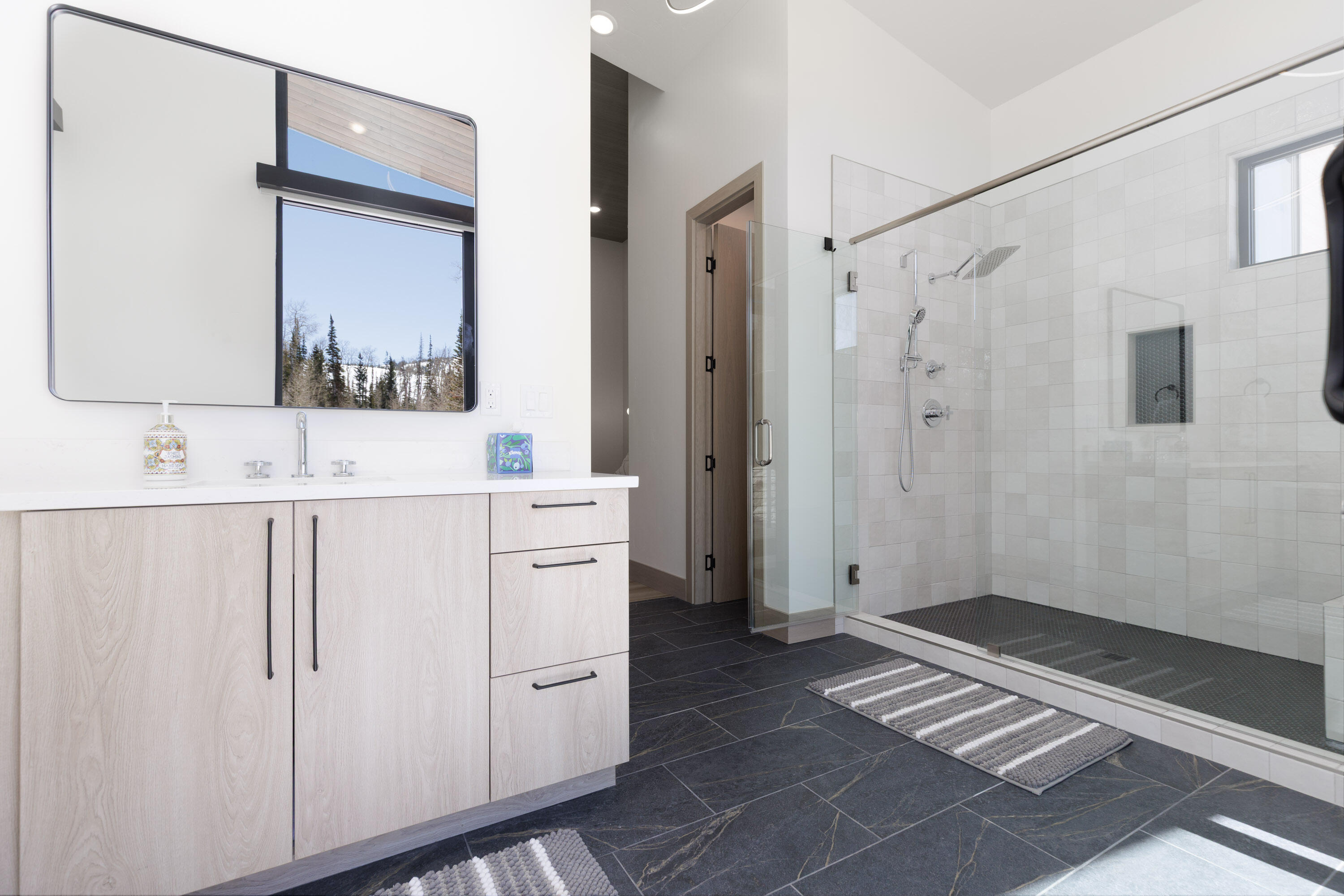 160 Ridgeview Street, Unit 7B Brian Head, UT 84719 - Photo 25 of 49 primary bathroom-level 2