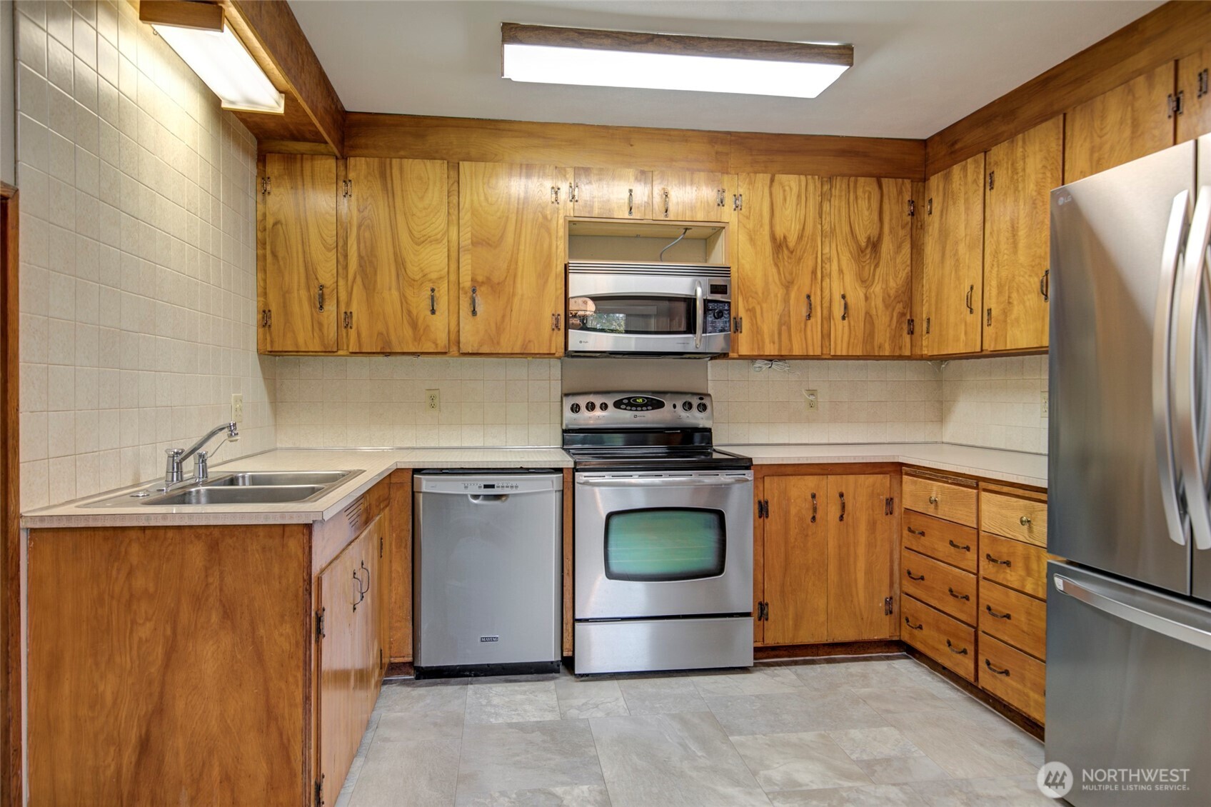 820 Garden Road Aberdeen, WA 98520 - Photo 8 of 37 Gallery Image 8