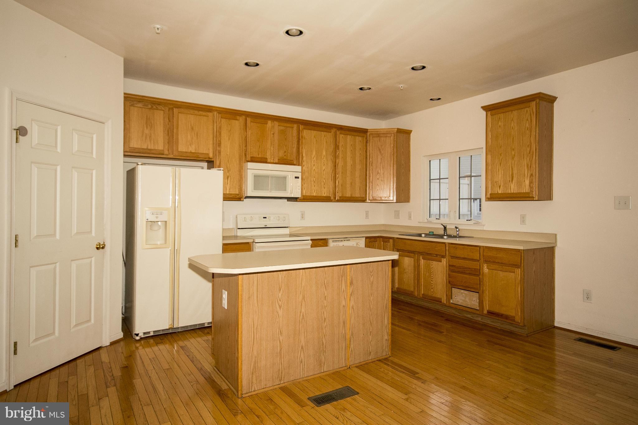 5118 Key View Way Perry Hall, MD 21128 - Photo 3 of 30 Kitchen