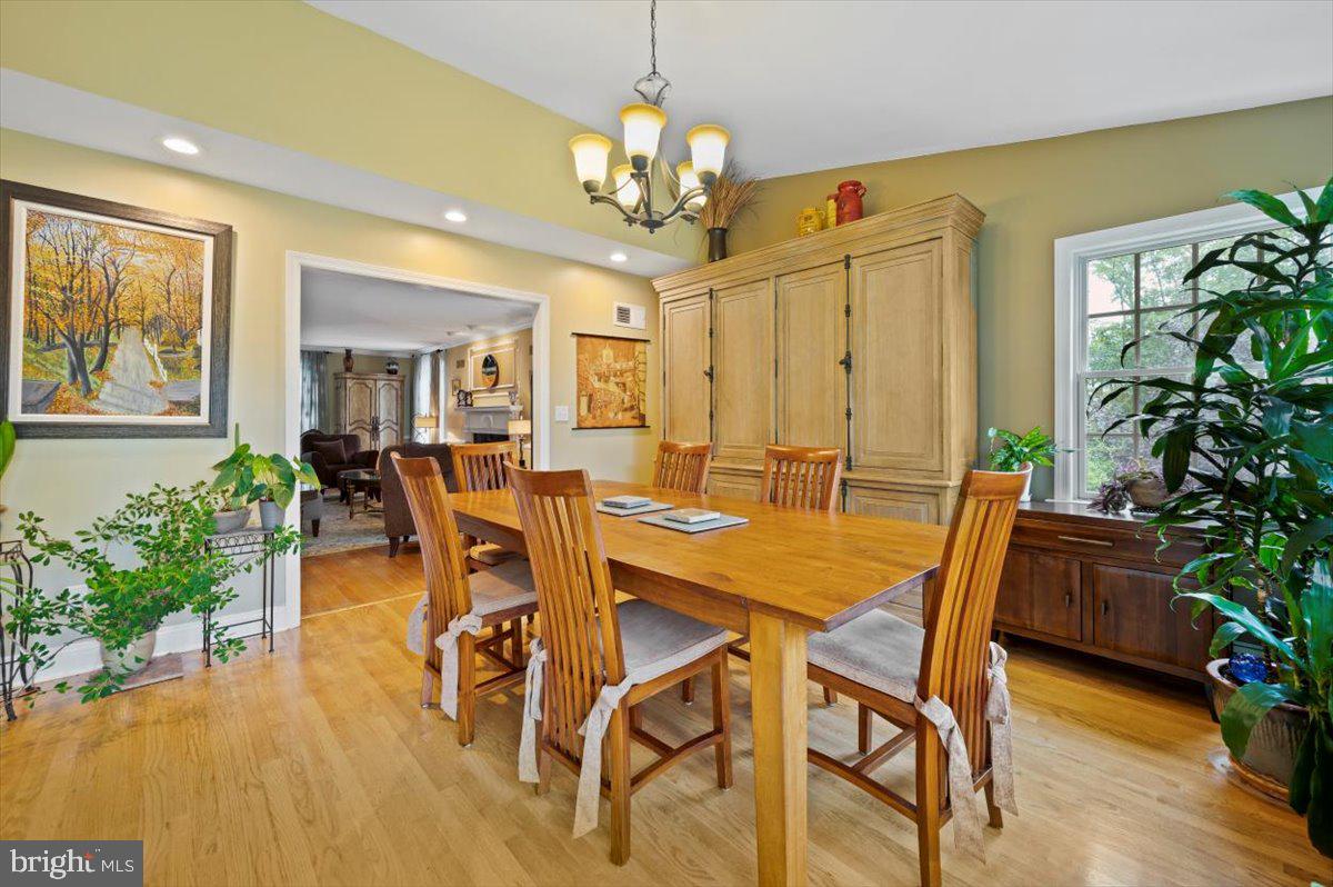 1546 Makefield Road Yardley, PA 19067 - Photo 13 of 65 Dining room