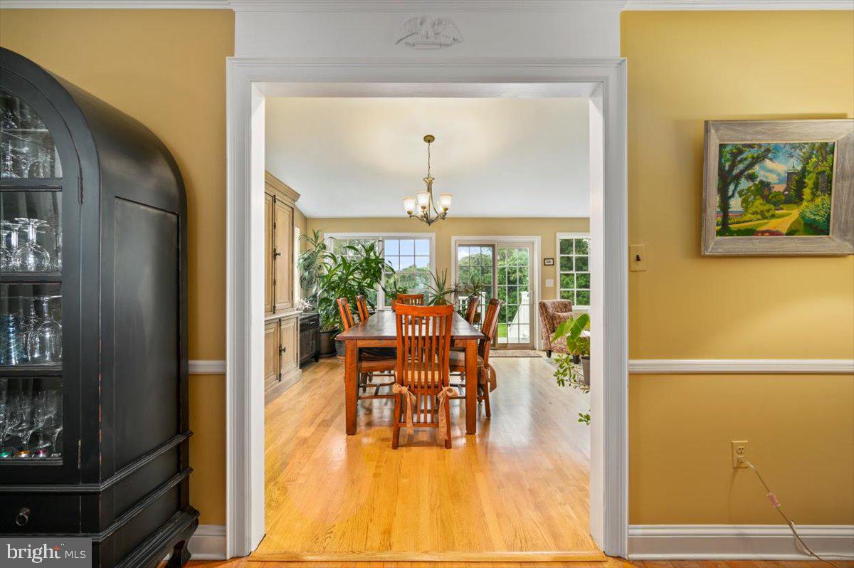 1546 Makefield Road Yardley, PA 19067 - Photo 19 of 65 Dining room