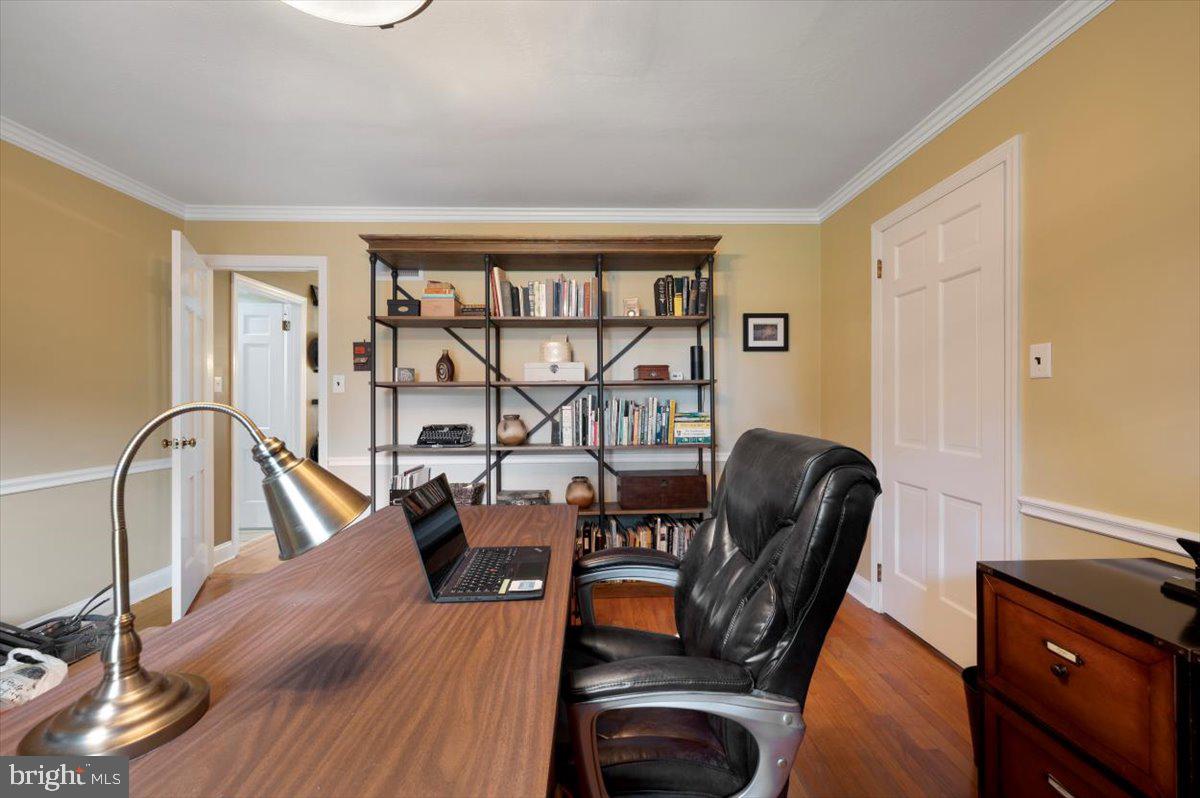 1546 Makefield Road Yardley, PA 19067 - Photo 22 of 65 Family room