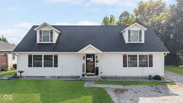 $349,900 | 202 Patriots Landing Drive, Fillmore, IN 46128