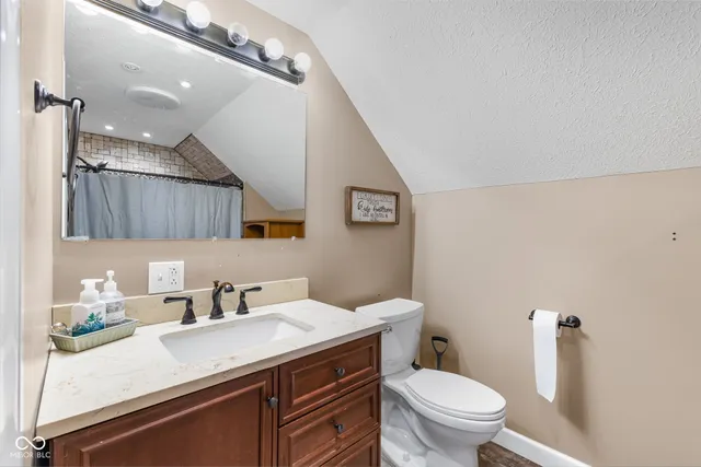 $349,900 | 202 Patriots Landing Drive, Fillmore, IN 46128