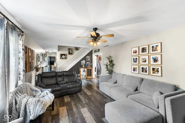 $349,900 | 202 Patriots Landing Drive, Fillmore, IN 46128