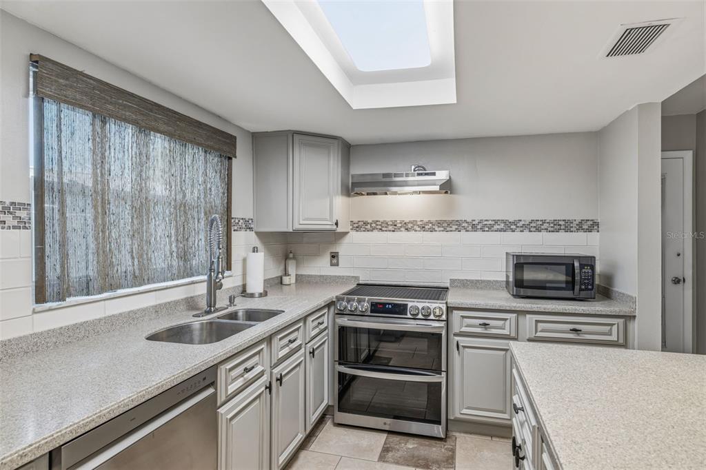 7530 Vienna Lane Port Richey, FL 34668 - Photo 11 of 41 Gallery Image 11