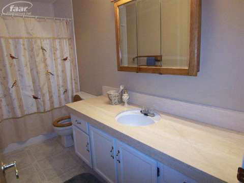 1183 Stonehenge Road Flint, MI 48532 - Photo 12 of 24 20414132-11.JPG