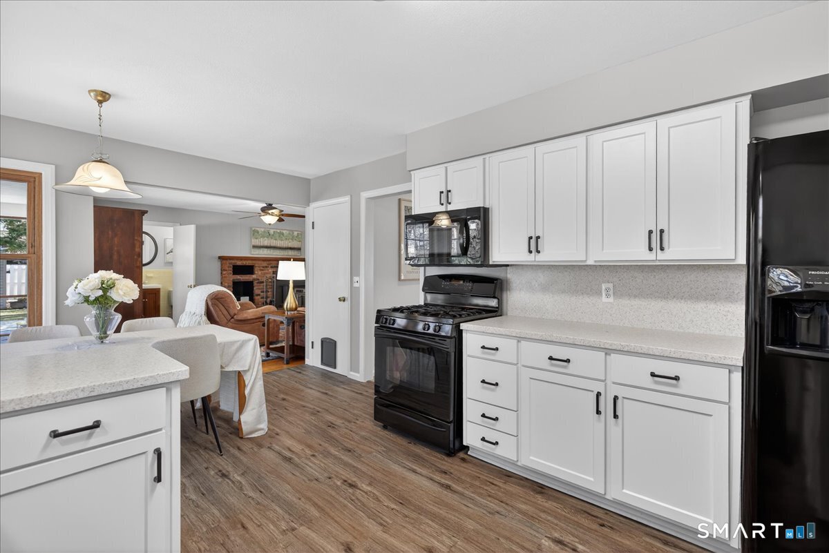 33 Tall Pine Road Milford, CT 06461 - Photo 14 of 39