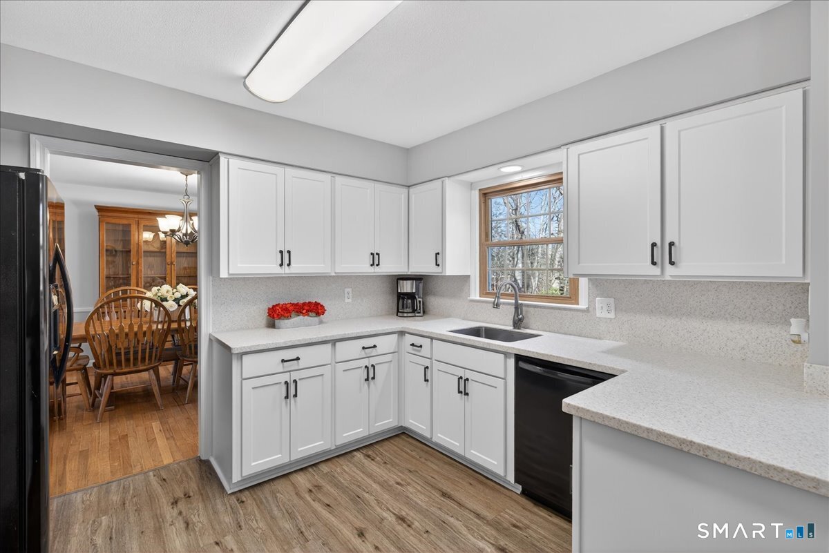 33 Tall Pine Road Milford, CT 06461 - Photo 16 of 39