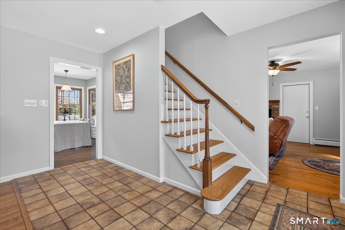 33 Tall Pine Road Milford, CT 06461 - Photo 4 of 39