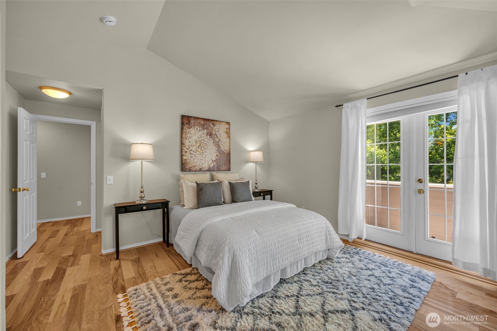 4720 Interlake Avenue North Seattle, WA 98103 - Photo 22 of 40