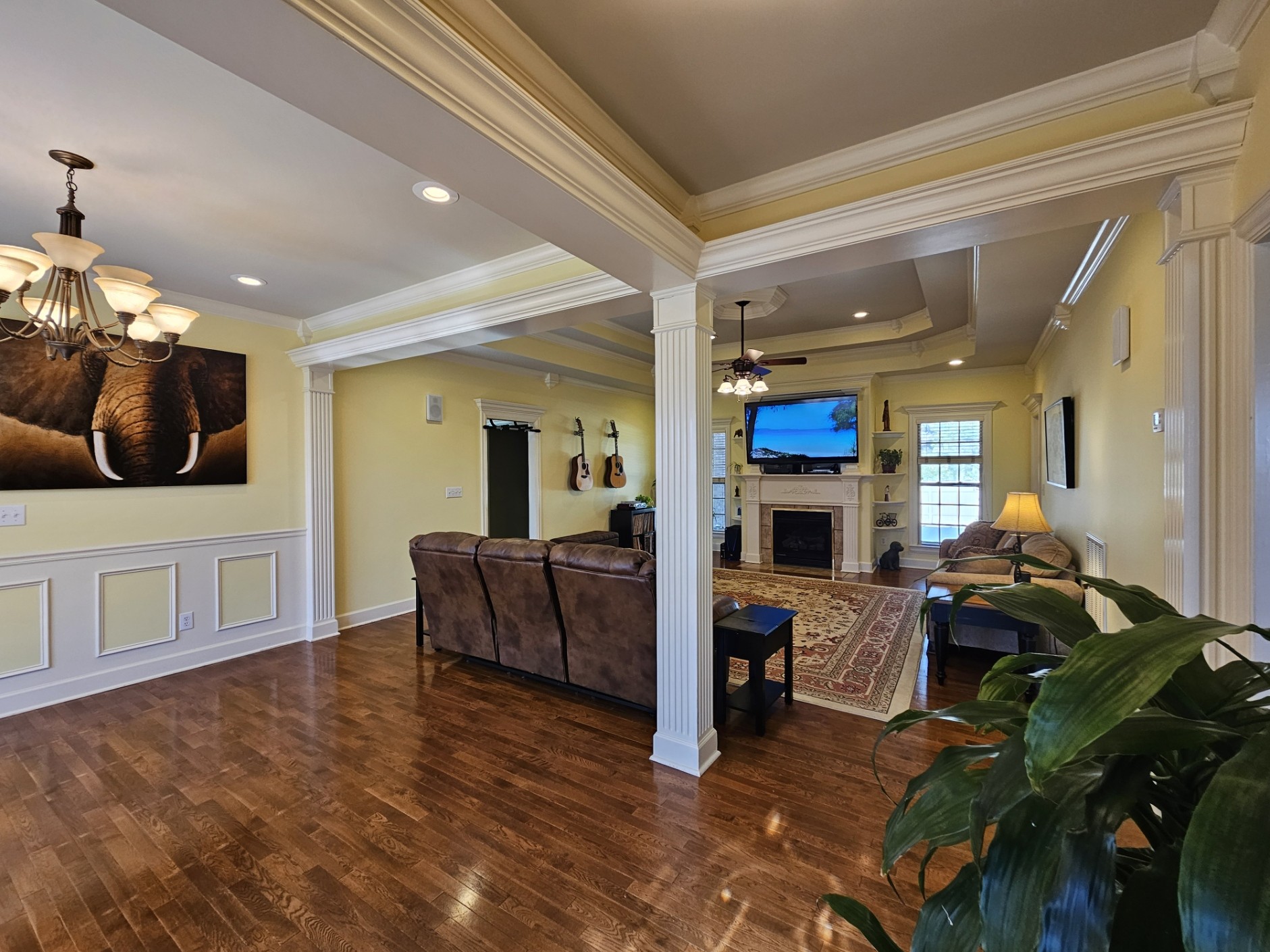26121 Pheasant Run Ardmore, TN 38449 - Photo 16 of 46 a living room with furniture and a flat screen tv