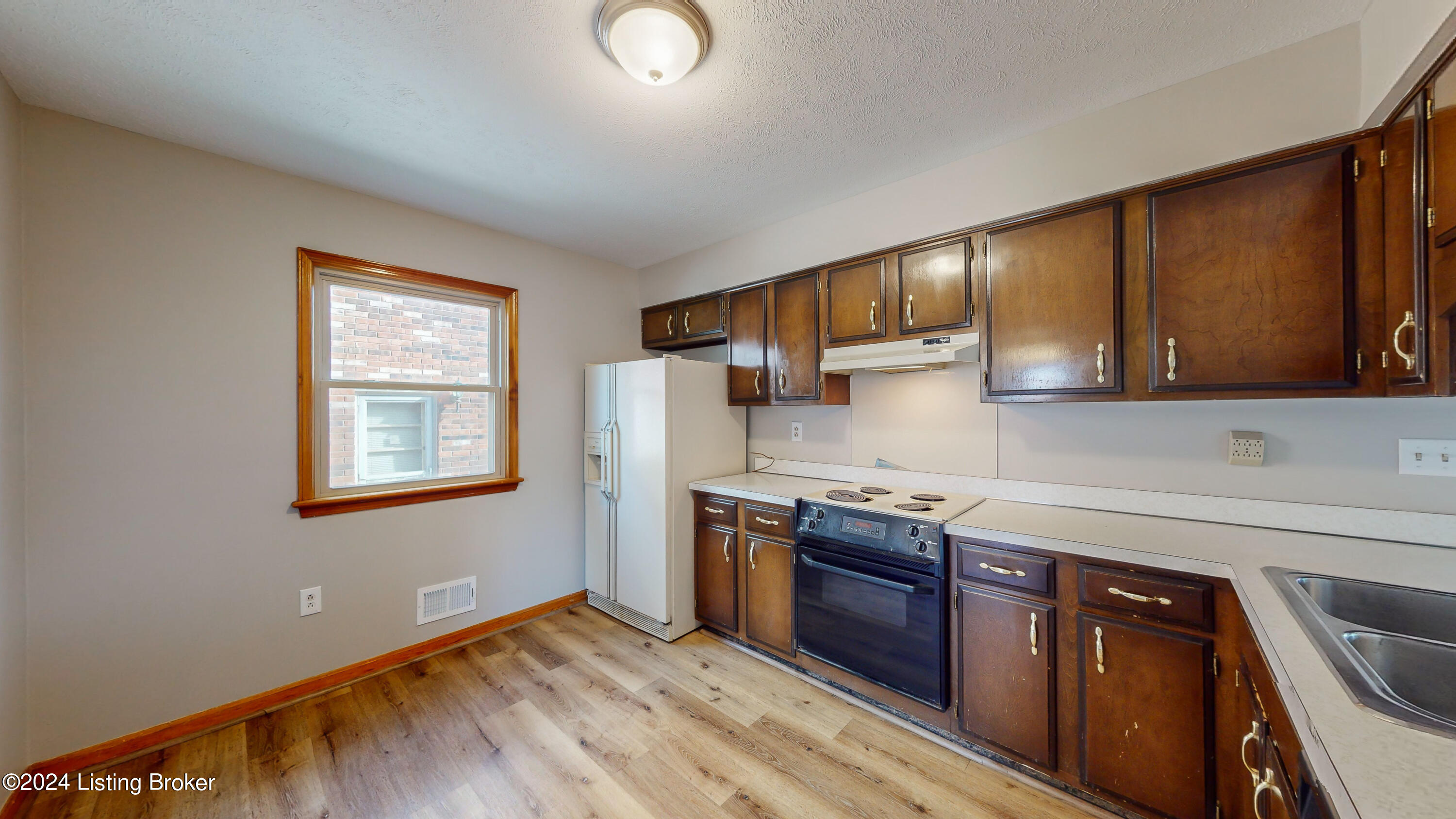 1538 Knight Road Louisville, KY 40216 - Photo 16 of 54 Fresh and Clean