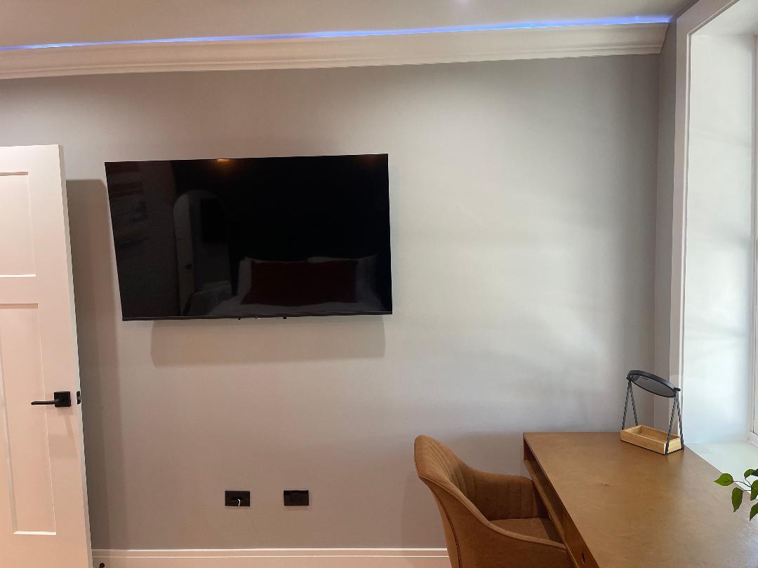 650 North Talman Avenue, Unit 1F Chicago, IL 60612 - Photo 7 of 9 a view of workspace