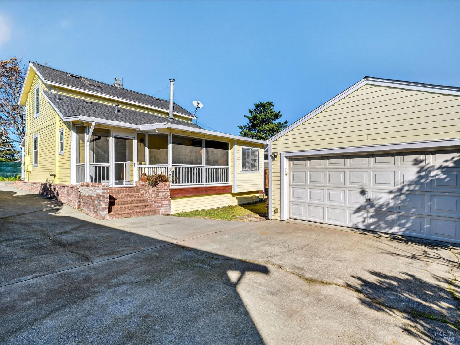 71 Crowell Street Geyserville, CA 95441 - Photo 27 of 42 a view of house with backyard and parking