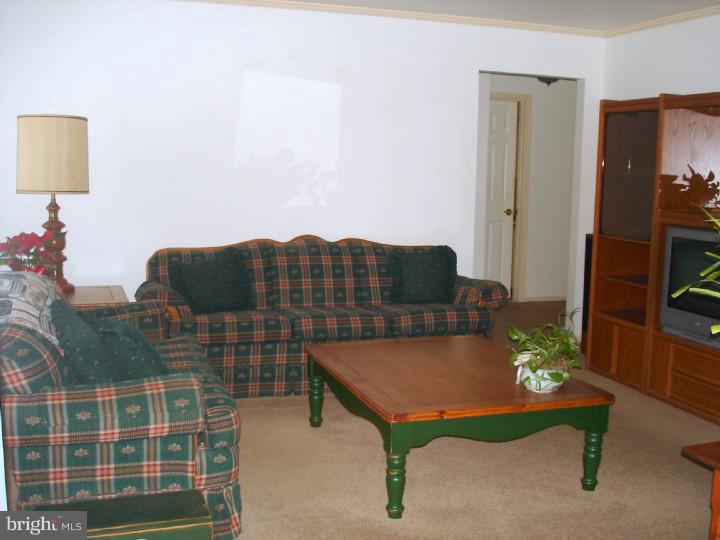 2 Acorn Road West Berlin, NJ 08091 - Photo 7 of 14 Living Room