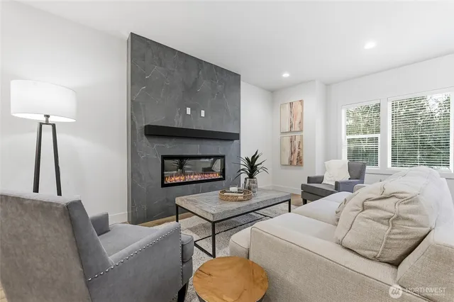 $1,099,000 | 12015 44th Avenue South, Tukwila, WA 98178