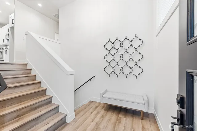 $1,099,000 | 12015 44th Avenue South, Tukwila, WA 98178