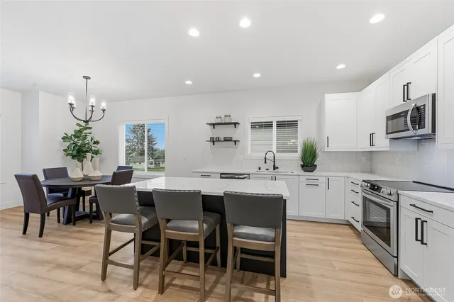 $1,099,000 | 12015 44th Avenue South, Tukwila, WA 98178