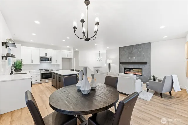 $1,099,000 | 12015 44th Avenue South, Tukwila, WA 98178