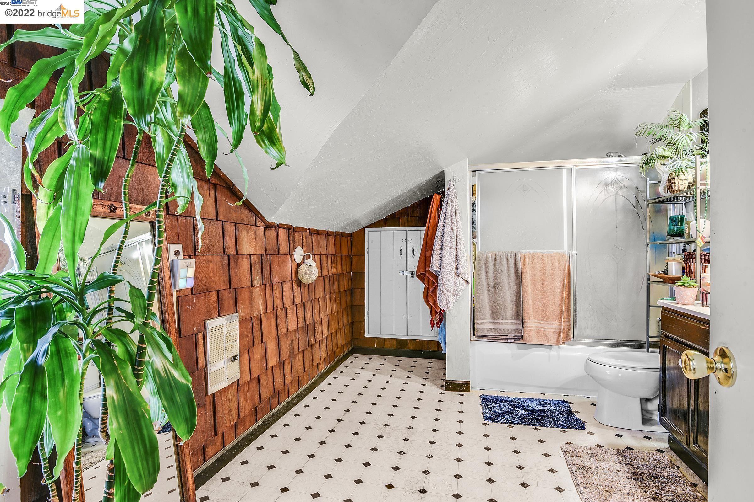 2550 Pleasant Street Oakland, CA 94602 - Photo 26 of 35 a view of entryway with a potted plant