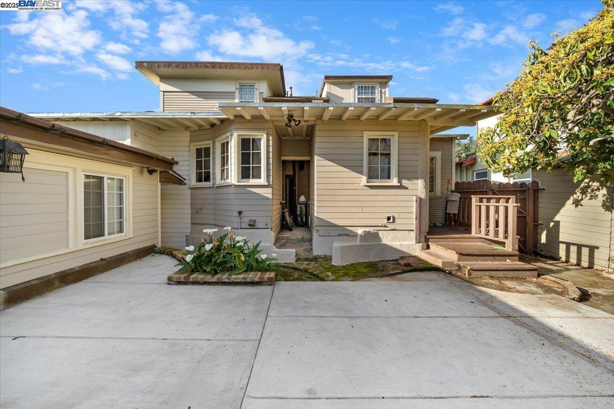 2550 Pleasant Street Oakland, CA 94602 - Photo 27 of 35
