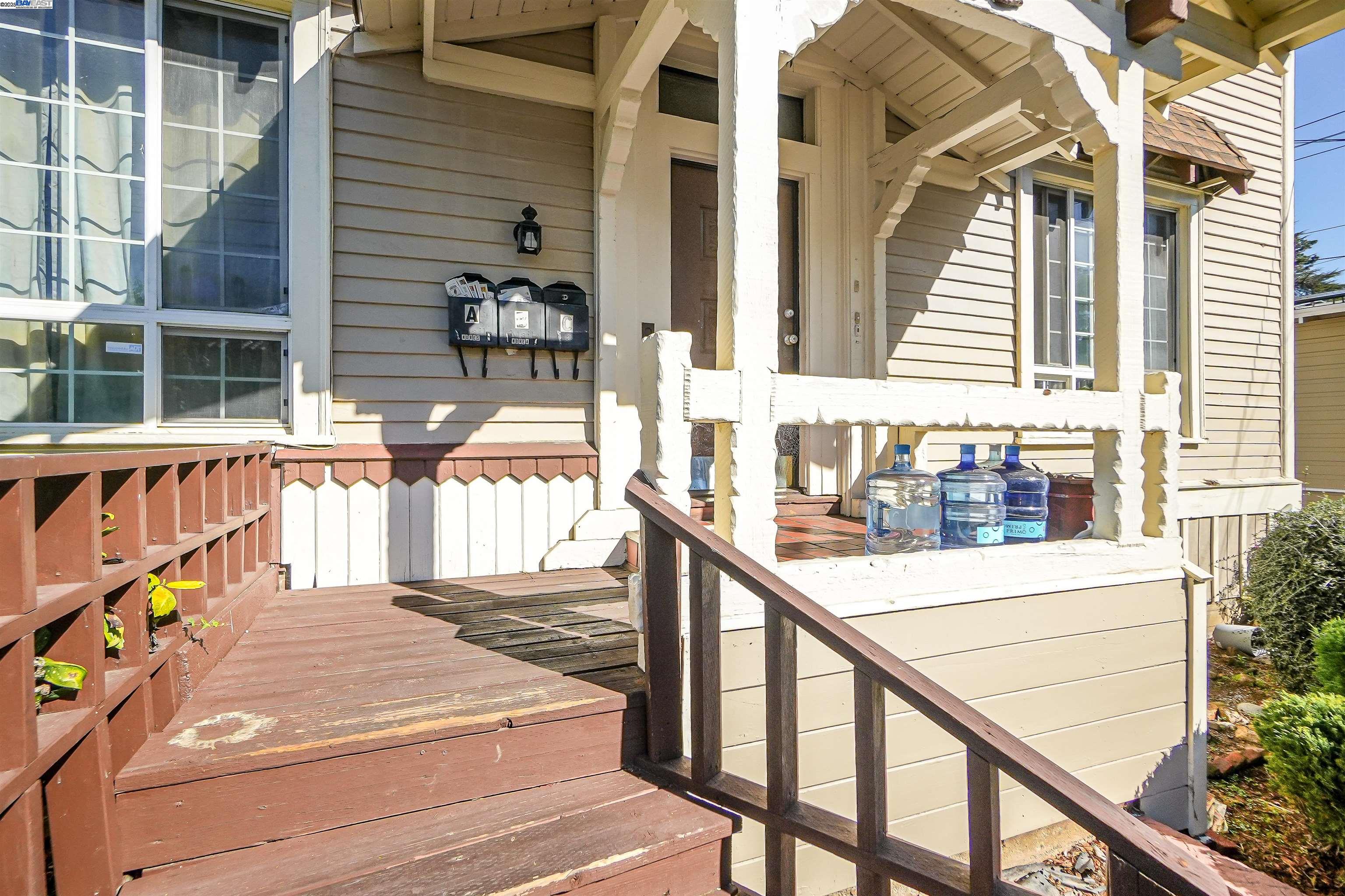 2550 Pleasant Street Oakland, CA 94602 - Photo 5 of 35