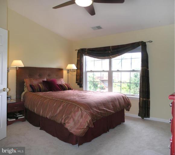 43154 Gatwick Square Ashburn, VA 20147 - Photo 11 of 28 Master Bedroom