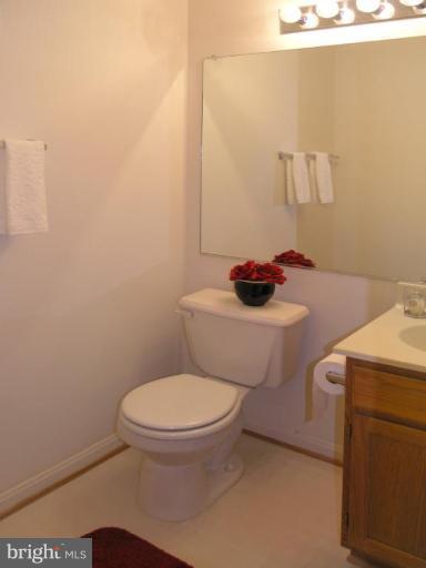 43154 Gatwick Square Ashburn, VA 20147 - Photo 24 of 28 Half Bath 2